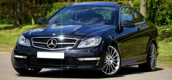 Mercedes Benz azul