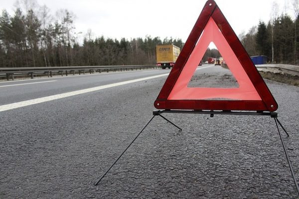Triángulos de emergencia en la calzada