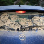 Arte en el polvo de los coches