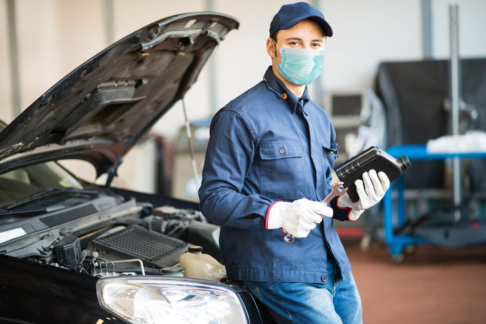 Conoce las ventajas de un buen taller para problemas como reparar arañazos de coche o reparar luna de coche.