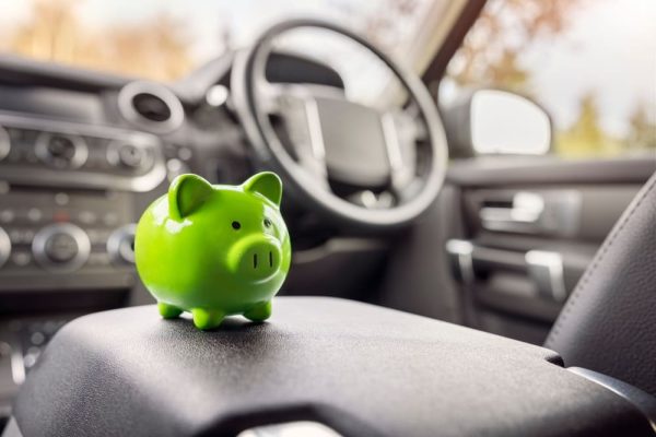 Te explicamos cómo mejorar el precio del seguro de coche y te damos las claves para ahorrar al contratarlo.
